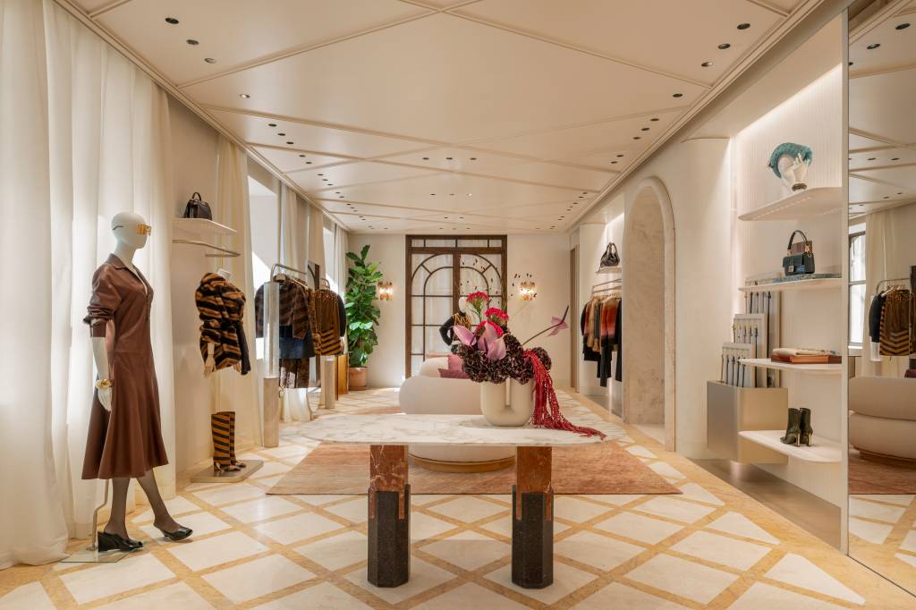 FENDI inaugura nova boutique Palazzo FENDI Milano em prédio dos anos 1930
