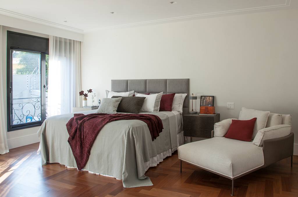 Piso de taco: aprenda sobre o revestimento com projetos. Projeto de Isabella Nalon.