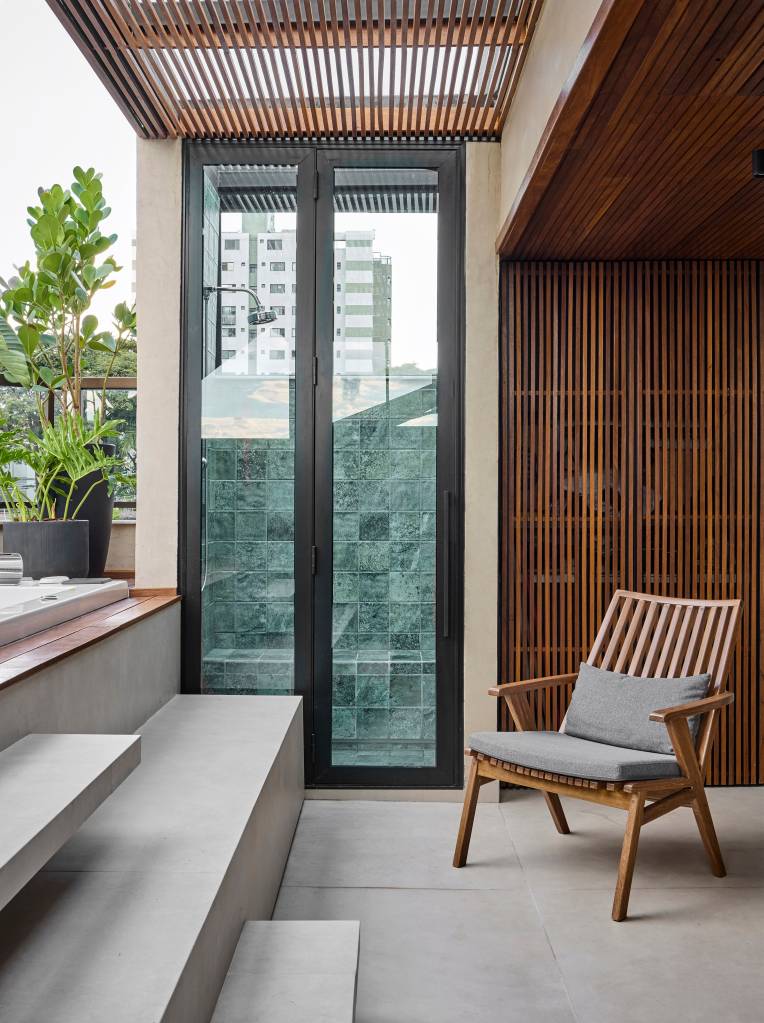 ape-75-m-tem-spa-com-hidromassagem-na-varanda-de-30-m-piacesi-arquitetura-15 Apê 75 m² tem SPA com hidromassagem na varanda de 30 m². Projeto de Piacesi Arquitetura.