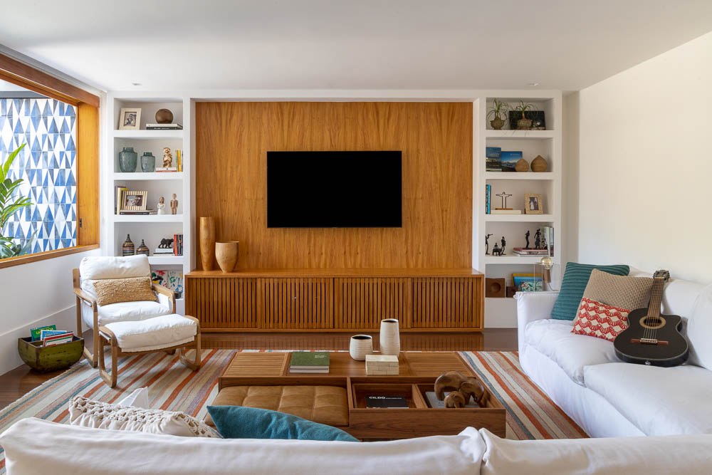 Casa no Rio tem alma baiana e family room no porão pensado para as crianças. Projeto de Maurício Nóbrega.