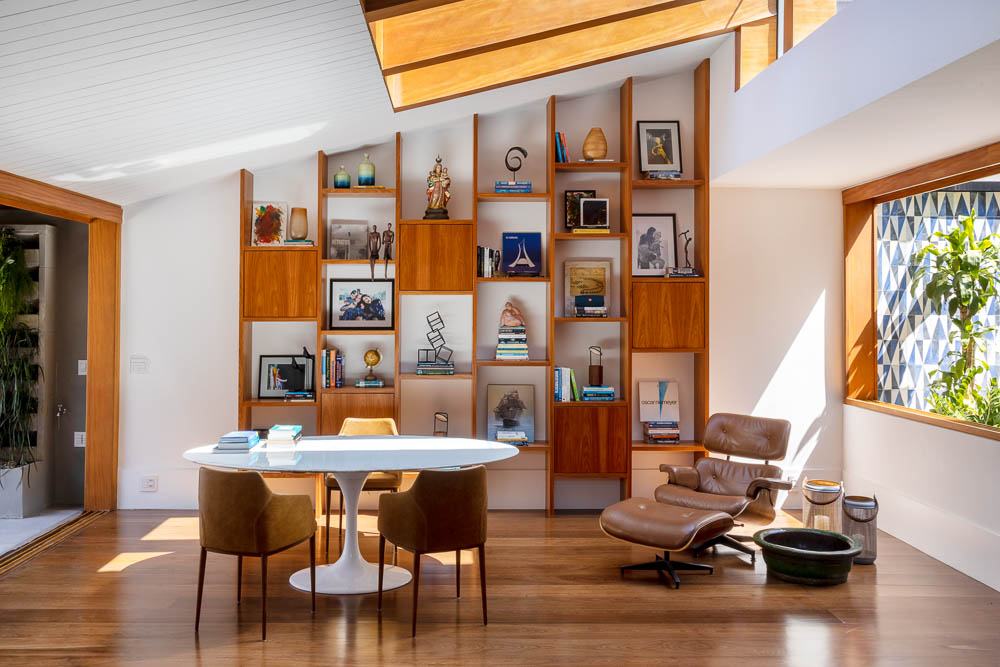 Casa no Rio tem alma baiana e family room no porão pensado para as crianças. Projeto de Maurício Nóbrega.
