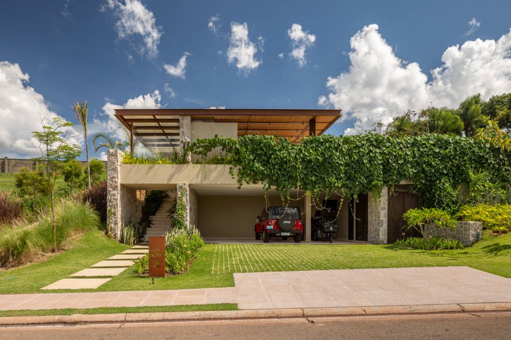 casa-une-arquitetura-e-natureza-com-desniveis-e-vistas-incriveis-gilda-meirelles-arquitetura-03 Casa une arquitetura e natureza com desníveis e vistas incríveis. Projeto de Gilda Meirelles Arquitetura.