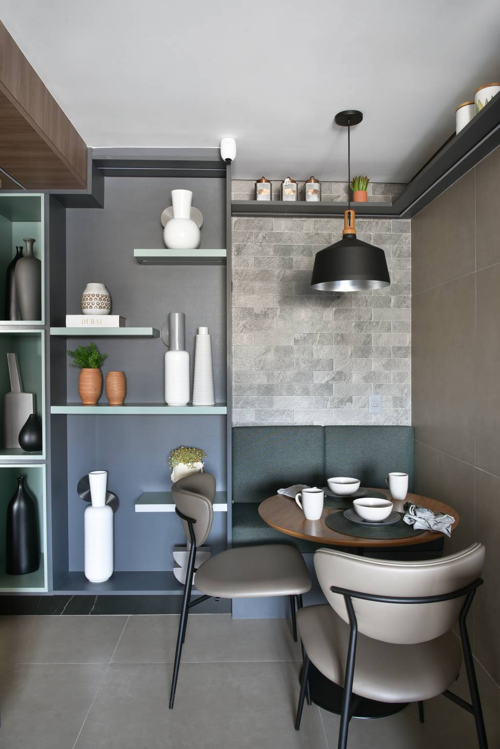 Como escolher bancos para cada ambiente: arquiteta compartilha insights e projetos. Projeto de Rosangela Pena.