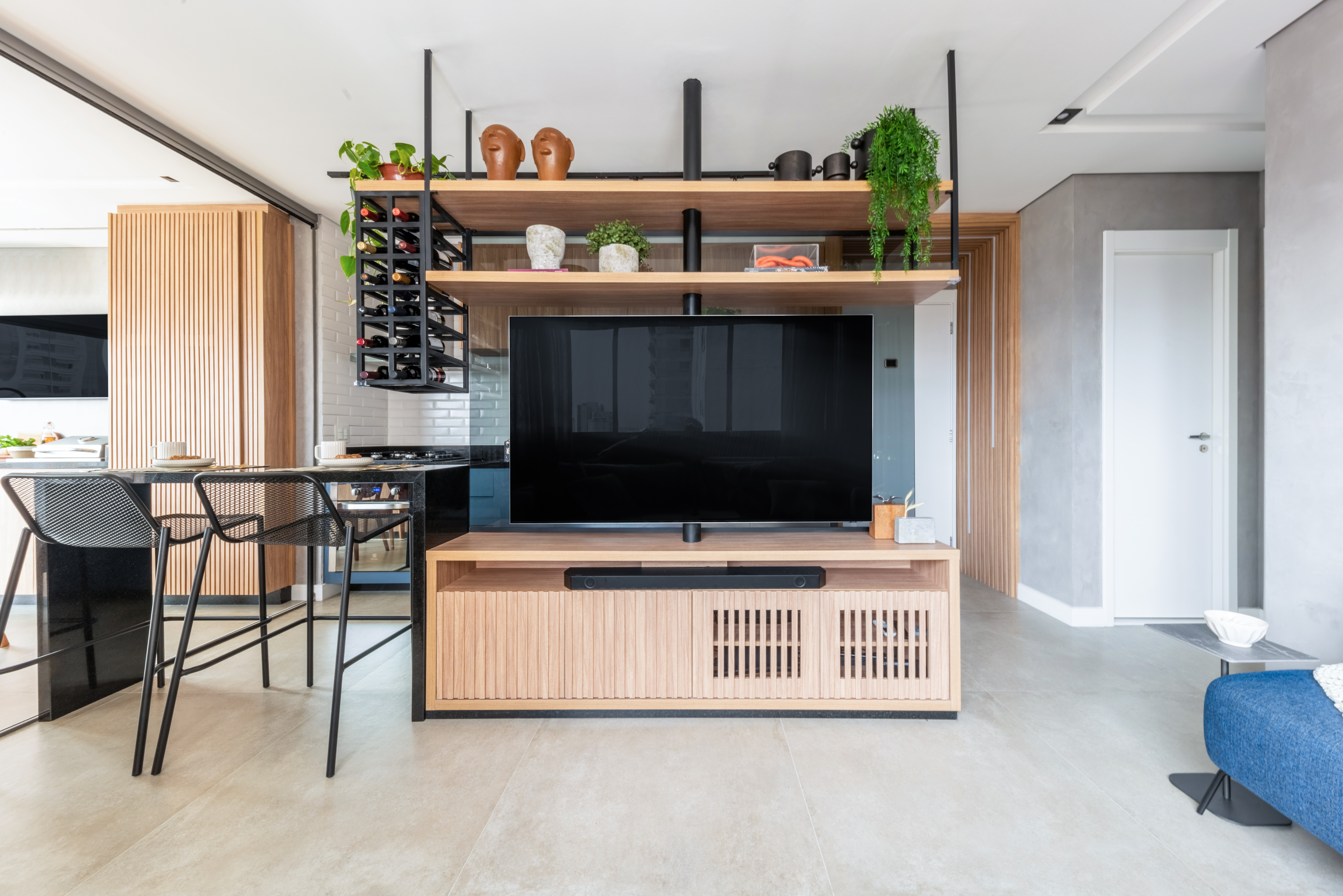 Projetos modernos que usam a serralheria de forma criativa. Projeto de BMA Studio.