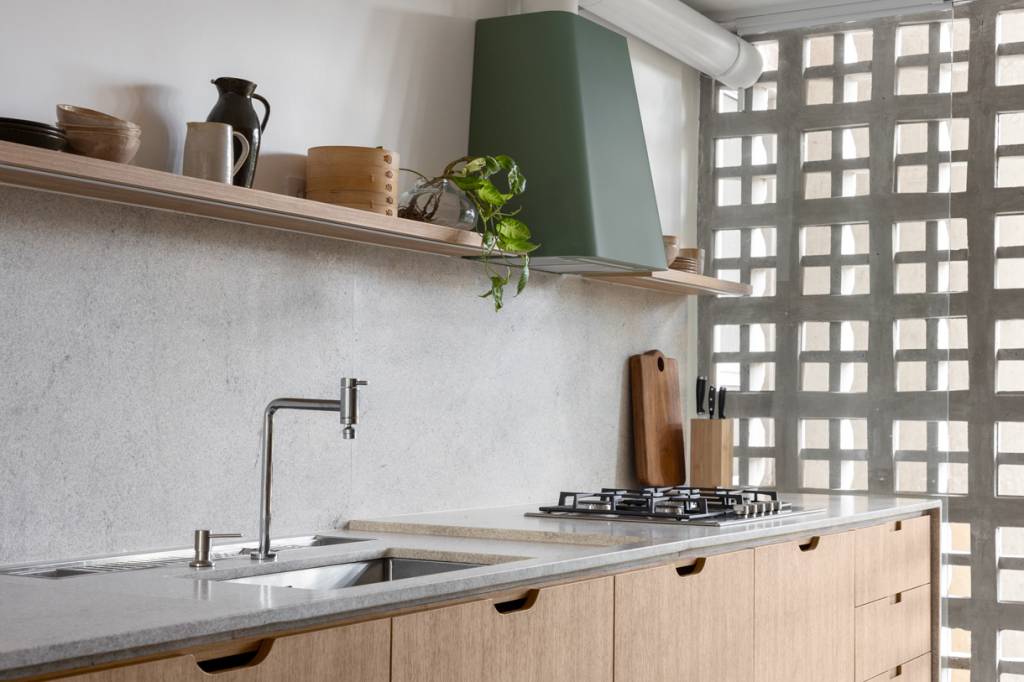 Apartamento destaca arquitetura modernista com pitada nipo-brasileira. Apartamento Oriente Coda Arquitetura