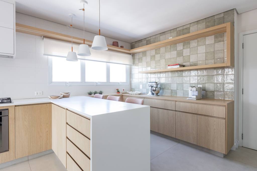 Backsplash traz praticidade e personalidade às cozinhas. Freijó Arquitetura