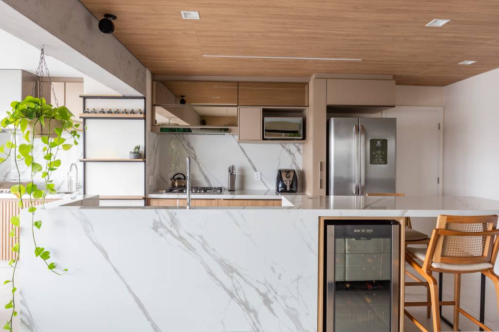 Backsplash traz praticidade e personalidade às cozinhas. Freijó Arquitetura