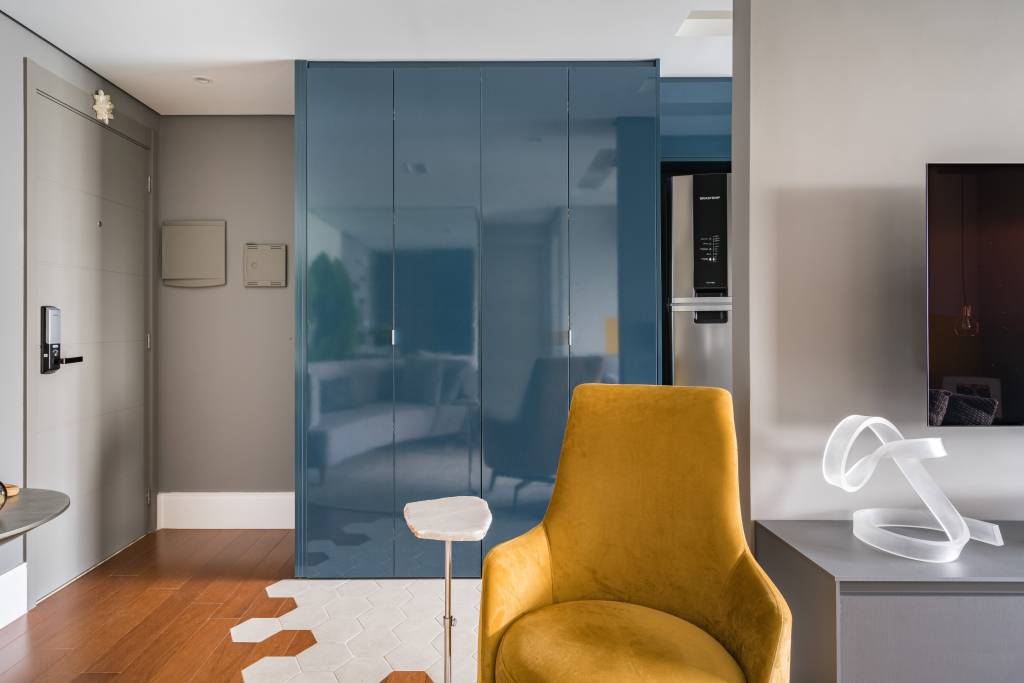 Lavanderias discretas ou invisíveis para apartamentos pequenos. Projeto de Spaço Interior.