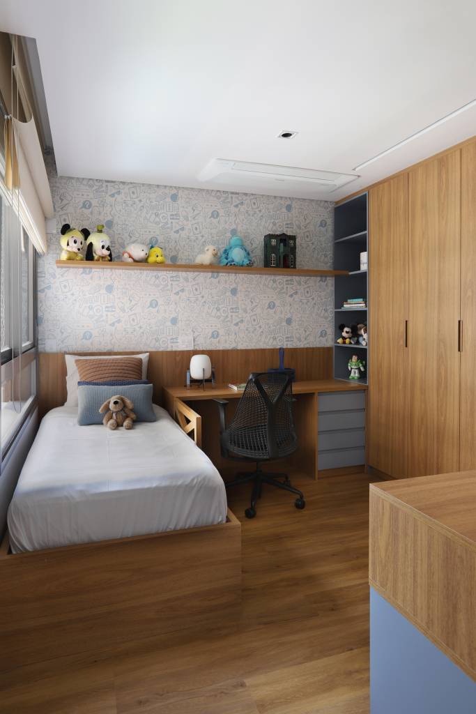 Reforma de apartamento reforça a integração dos espaços para a família. Projeto Marí Aní Oglouyan