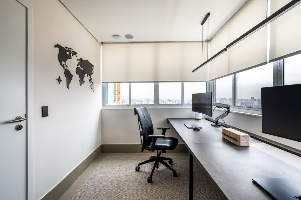 Triplex de 211 m² ganha reforma que privilegia integração e convivência. Projeto Lima Vari Arquitetos