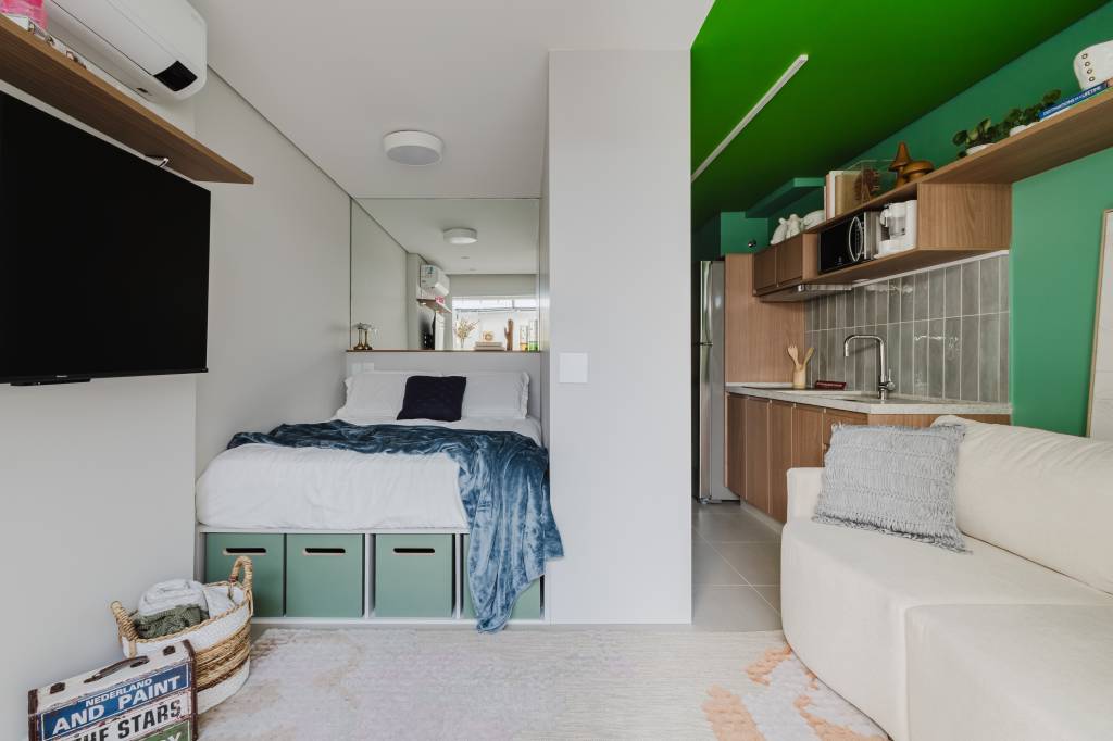 Cloud Dancer: Veja projetos de salas, banheiros e cozinhas com a Cor do Ano da Pantone. Projeto de Lima Vari Arquitetos.