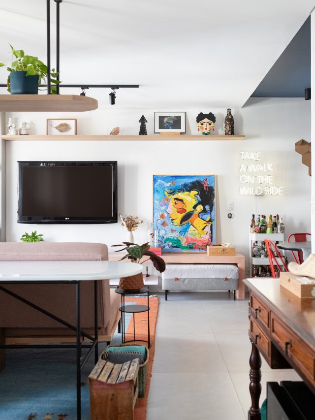 Décor afetivo: apê tem azulejos, peças de família e pegboard na cozinha